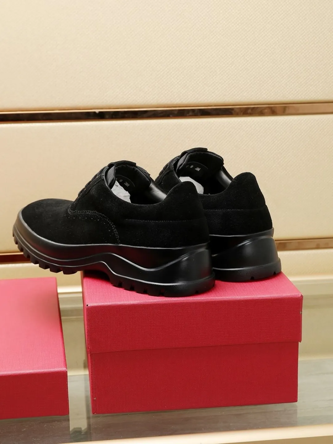 Factory P680💰🔥《Ferragamo》👏Latest•High-end top brand luxury~purchasing agent, top~quality. New fashionable business men's shoes 🔜The uppers are made of original first-layer open-edge beaded cowhide➕cowhide·lining, with fine workmanship. The original stylish and soft combination wear-resistant and non-slip outsole is light and comfortable on the feet. The real thing looks better in real photos. Number of yards: 38--44 (45 and 46 can be customized)